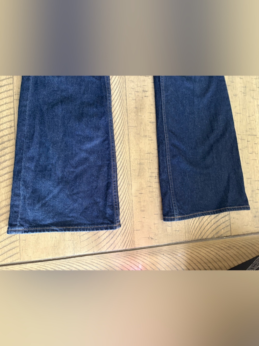 Like New Abercrombie & Fitch Women's Dark Wash Mid Rise Boot Cut Blue Jeans - Picture 5 of 9
